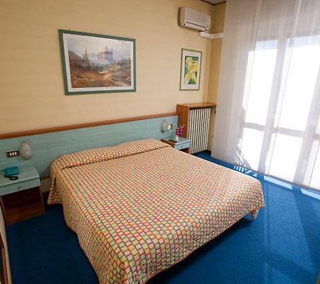 Hotel Victoria Varedo Esterno foto